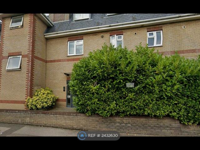 Apartment for rent in Brunswick Park, Greater London