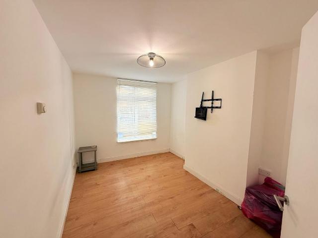 Apartment for rent in Gants Hill, Greater London