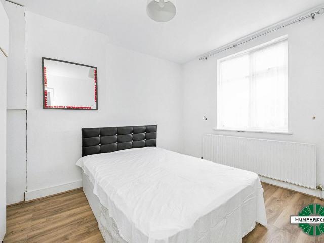 Apartment for rent in Upton Park, Greater London