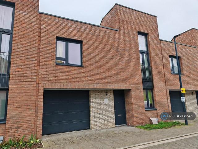 House for rent in Hangar District, Patchway