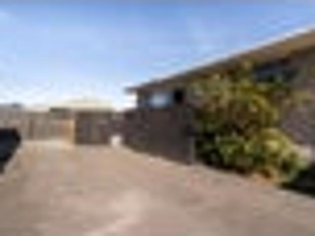House for sale in Chaslands, Canterbury