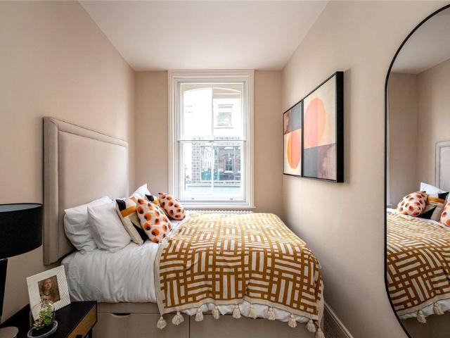 Apartment for rent in Soho, Greater London