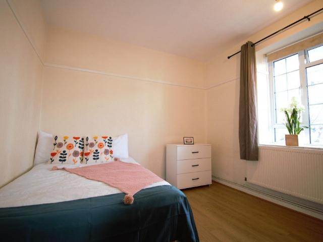 Room for rent in Shepherd's Bush, Greater London