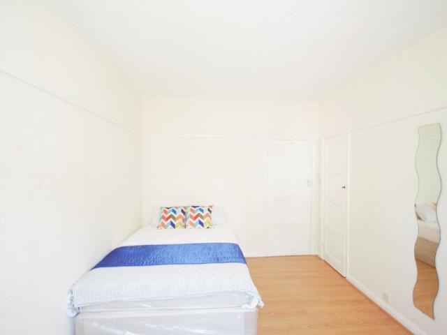 Room for rent in London Borough of Hammersmith and Fulham, Greater London