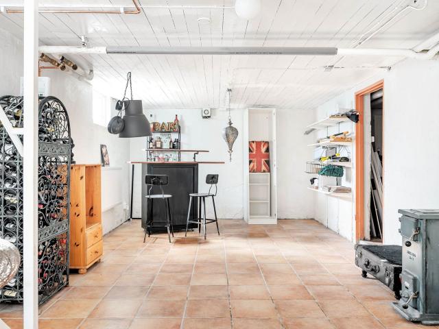 Hus till salu i Hälleforsnäs, Södermanland