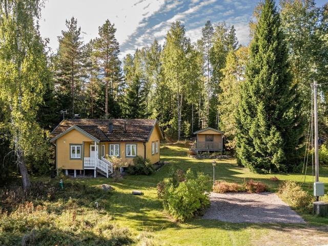 Hus till salu i Nästorp, Södermanlands län