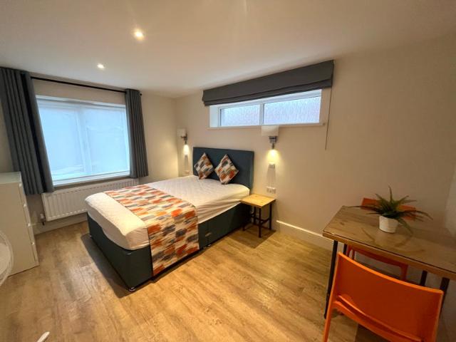 Studio for rent in Abbey Park, Barton In Fabis