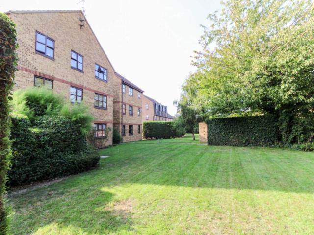 Studio for rent in North Shoebury, Alton Barnes