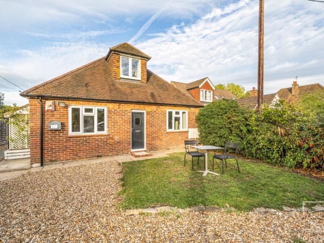 House for rent in Wood Street, Guildford