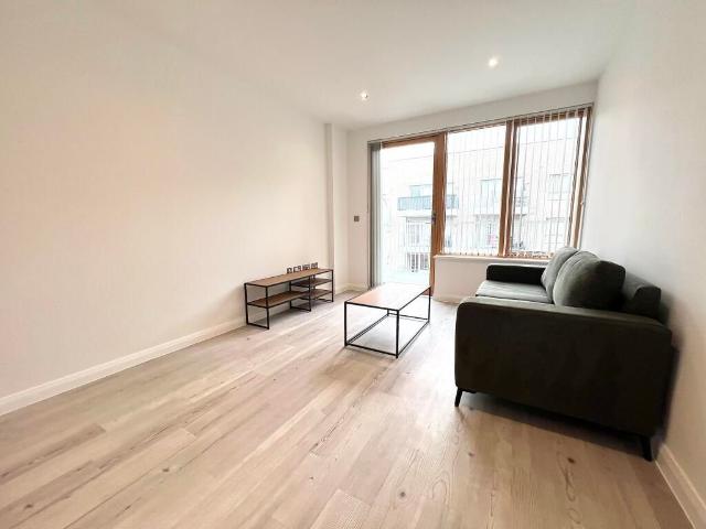 Apartment for rent in Thames View, Greater London