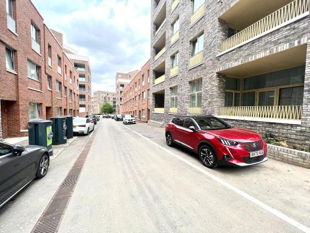 Apartment for rent in Barking Riverside, Greater London