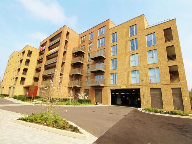Apartment for rent in Watford Heath, North Watford