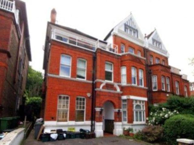 Apartment for rent in Frognal Parade, Greater London