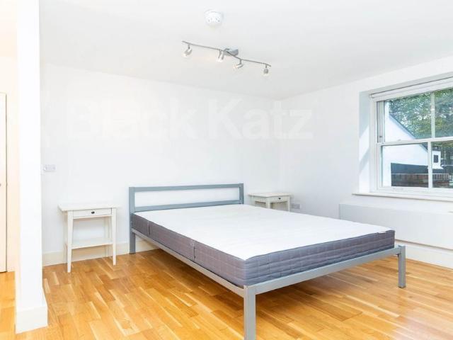 Studio for rent in South Hampstead, Greater London