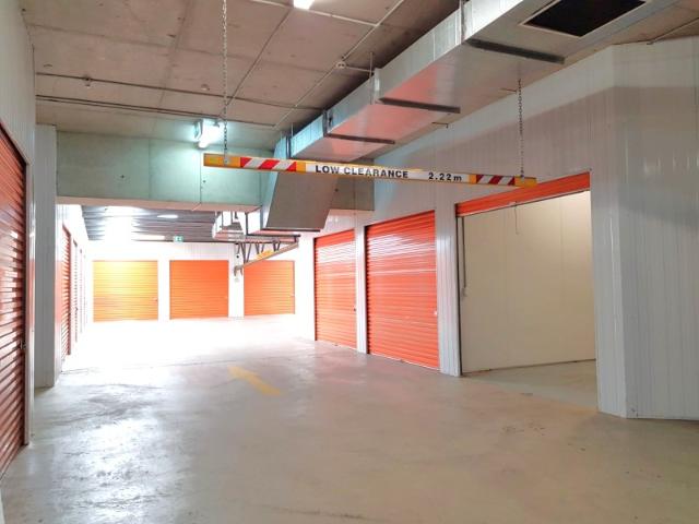 Warehouse for rent in Lower North Shore, Sydney