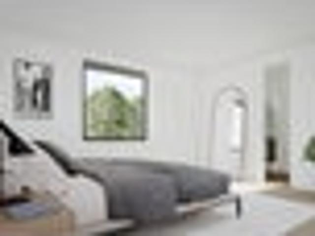 Townhouse for sale in Chaslands, Canterbury