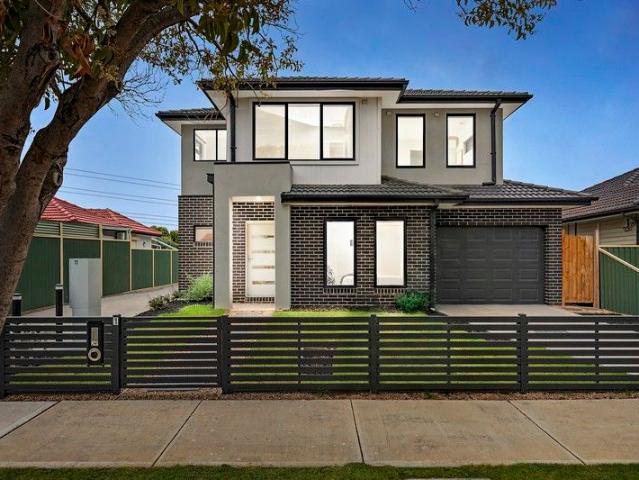 Townhouse for sale in Camerons Creek, Victoria