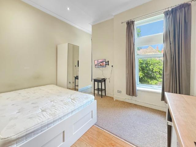Apartment for rent in Falcon Lodge, Wales