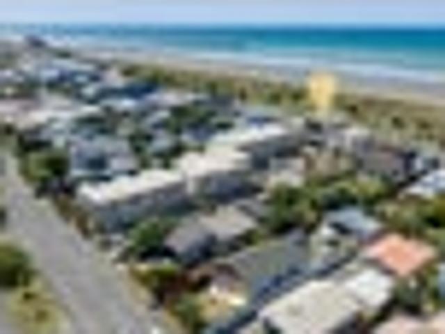 House for sale in Chaslands, Canterbury