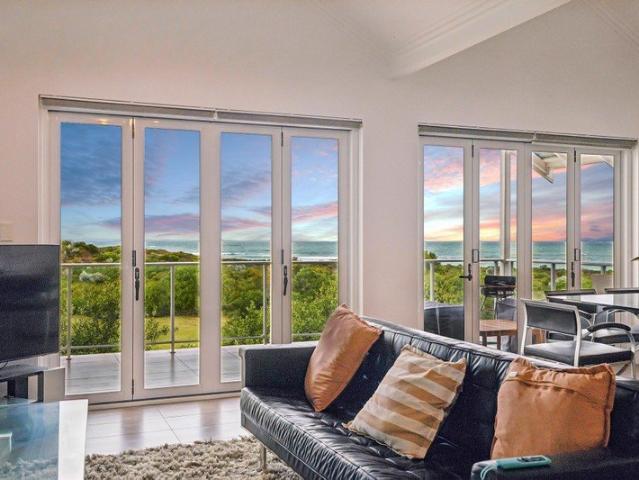 Villa for sale in Ledge Point