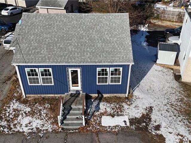 House for sale in Lincoln, Rhode Island