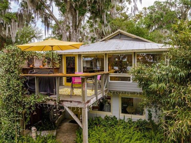 House for sale in Welaka