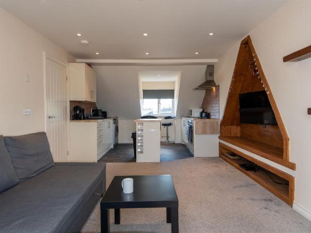 Apartment for rent in Esh