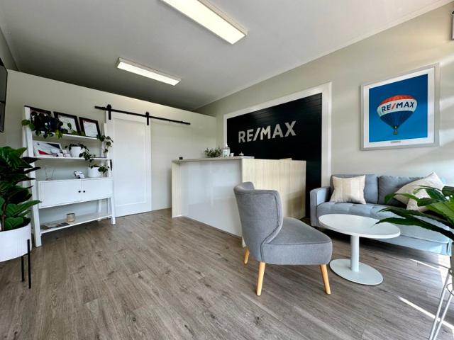Office for rent in Ashmore City
