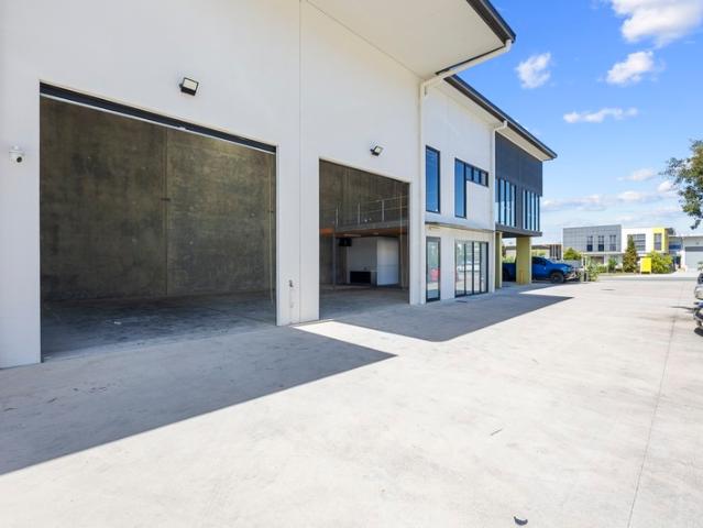 Warehouse for sale in Kings Creek, Queensland