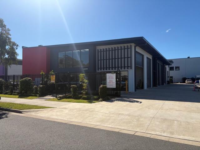 Warehouse for rent in Kings Creek, Queensland