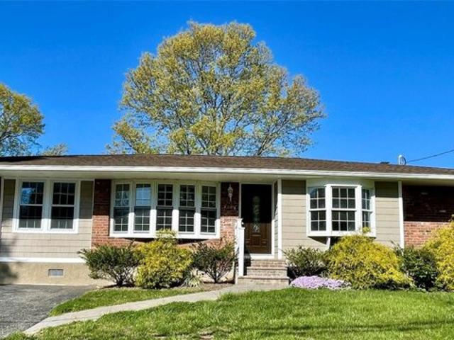 House for sale in Huntington, New York