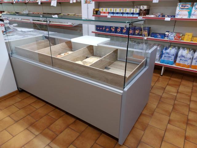 Locale Commerciale in vendita a Albignasego, Veneto