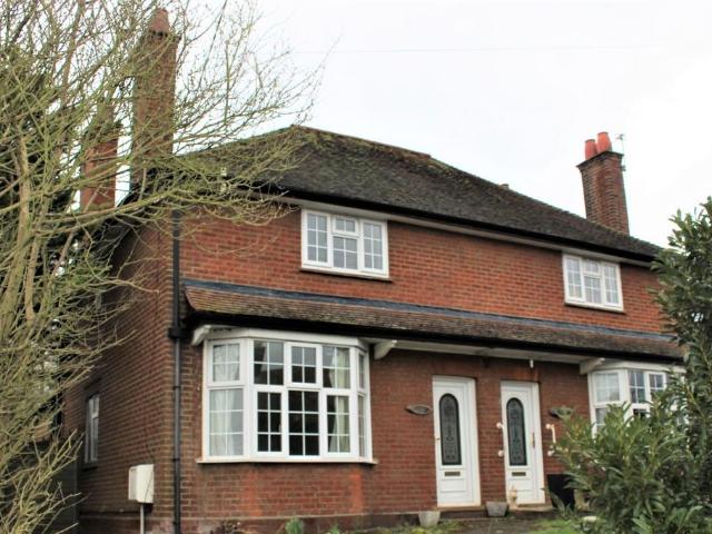 House for rent in Ingatestone and Fryerning, Navestock Side