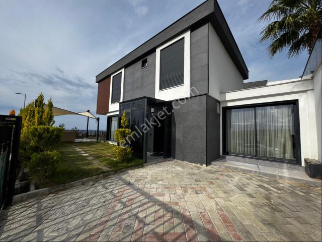 Kuşadasi, Aydin içerisinde satılık Villa