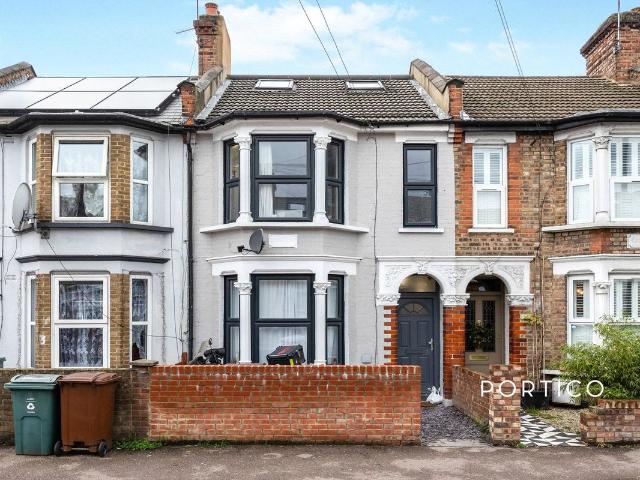 Room for rent in Highams Park, Greater London