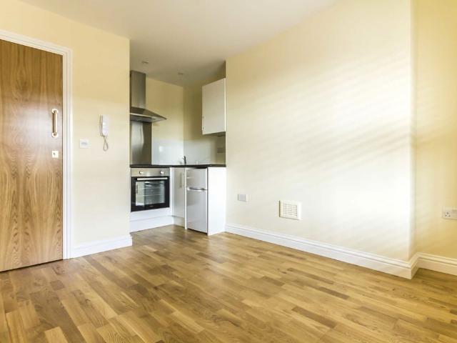 Studio for rent in Fulham, Walham Green