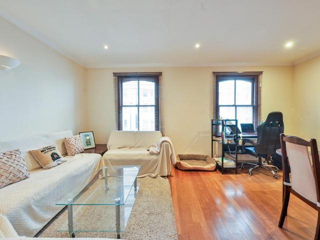 Apartment for rent in Walham Green, Greater London