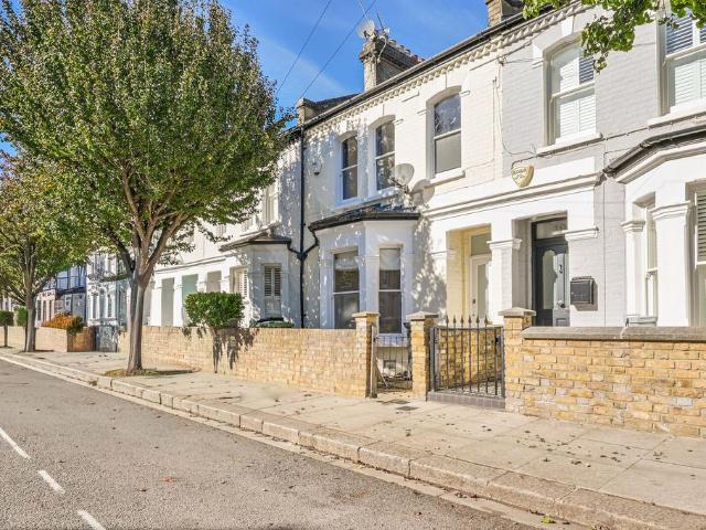 Apartment for rent in London Borough of Hammersmith and Fulham, Greater London