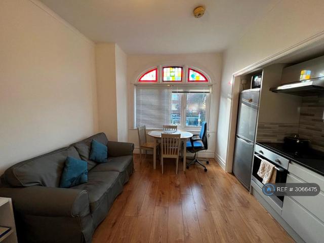 Apartment for rent in London Borough of Hammersmith and Fulham, Greater London