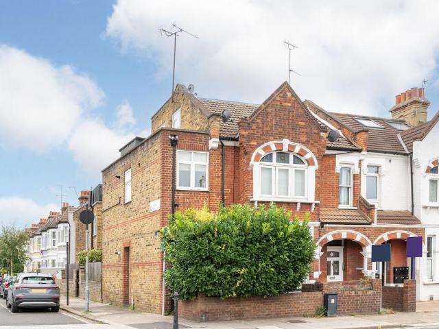 Apartment for rent in London Borough of Hammersmith and Fulham, Greater London