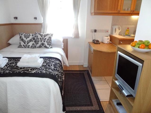 Studio for rent in London Borough of Hammersmith and Fulham, Greater London