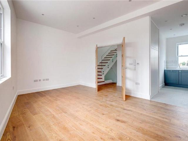 Apartment for rent in Fulham, Greater London