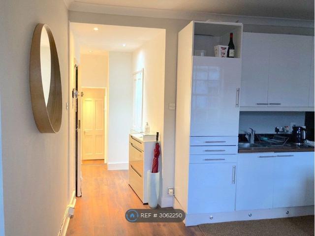 Apartment for rent in London Borough of Hammersmith and Fulham, Greater London