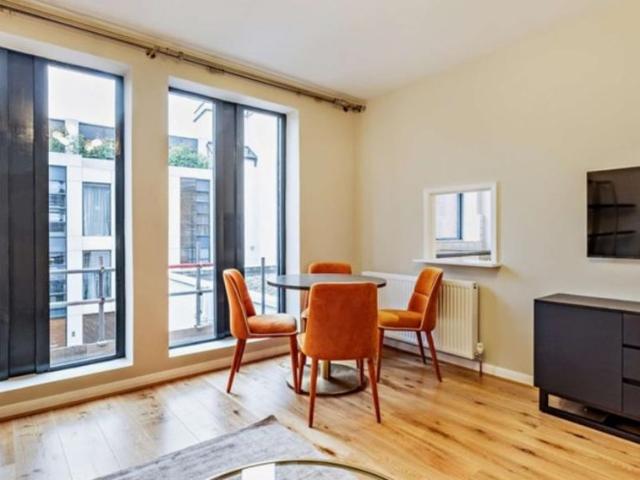 Apartment for rent in Brompton, Greater London