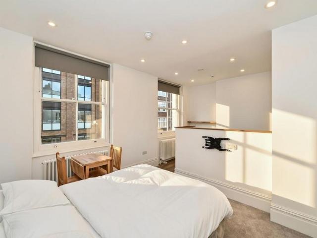 Apartment for rent in Brompton, Greater London