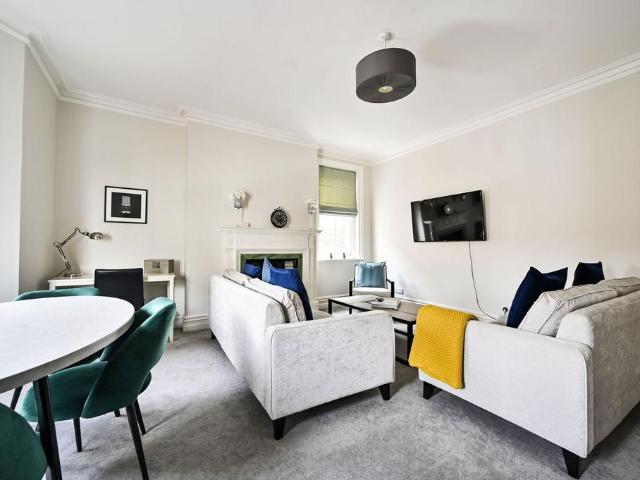 Apartment for rent in Fulham, Walham Green