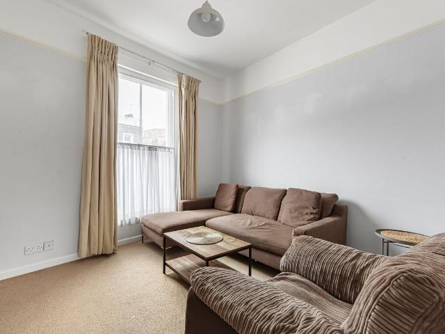 Apartment for rent in Fulham, Walham Green