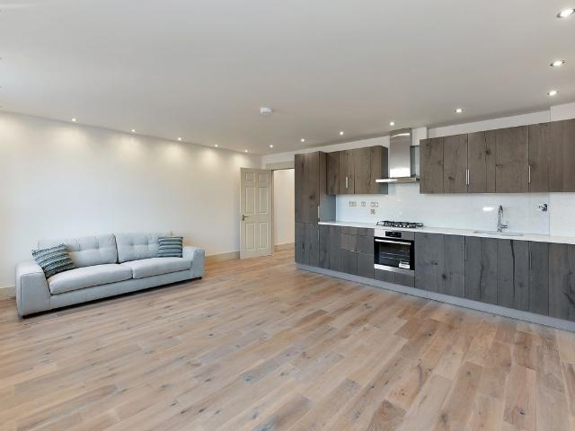 Apartment for rent in Fulham, Walham Green