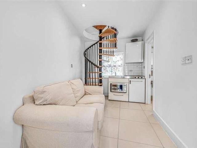 Apartment for rent in Fulham, Cat Hill