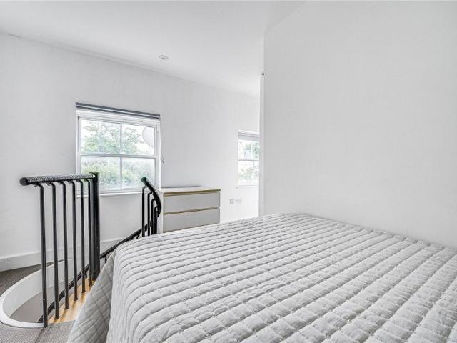 Apartment for rent in Fulham, Cat Hill